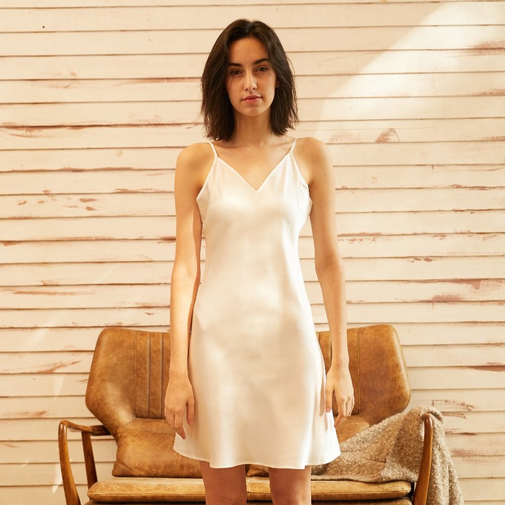 22MM Organic Silk Slip Dress Elegant V-Neck-White